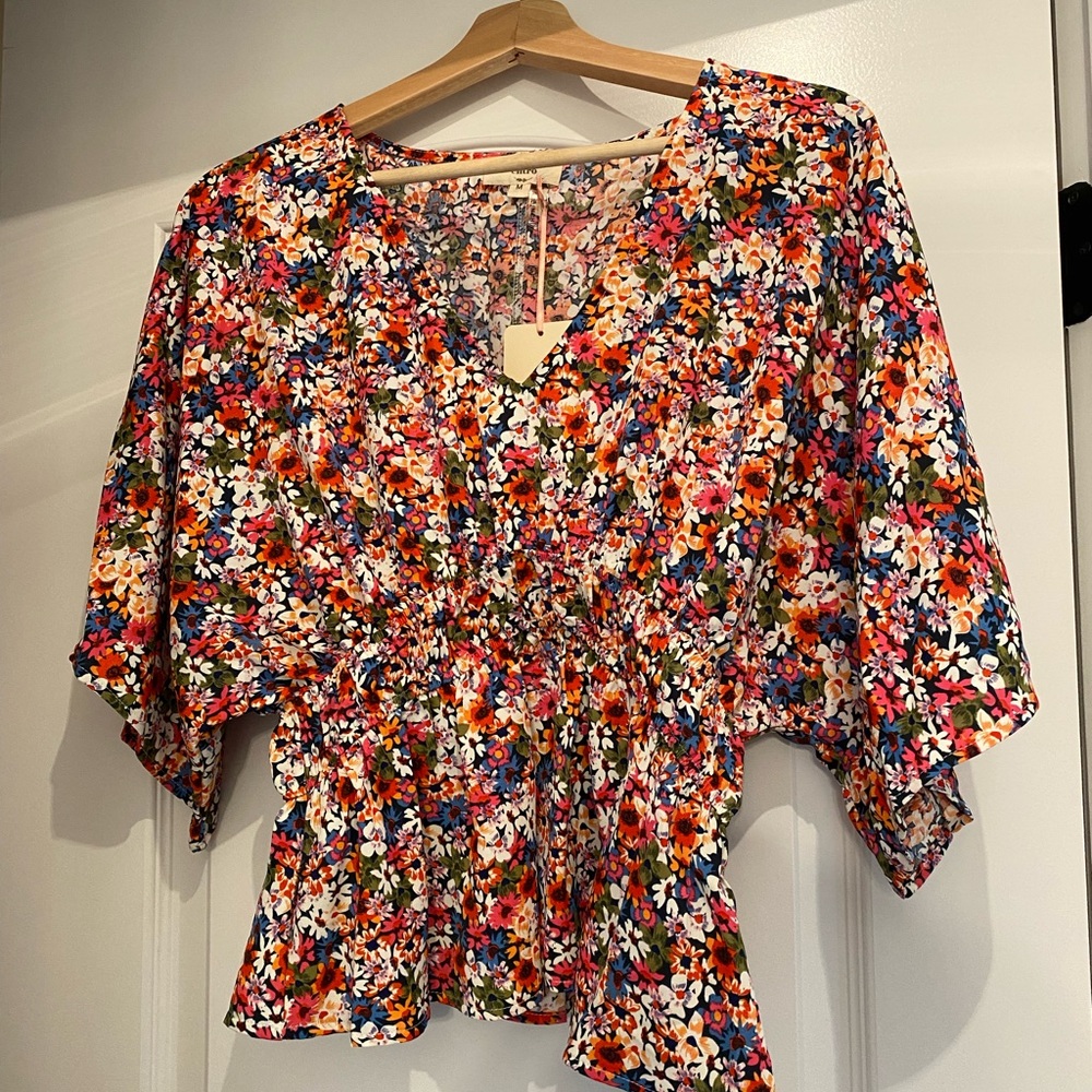 Magnolia Multicolor Floral V-Neck Puff Sleeve Blouse - Picture 2 of 3